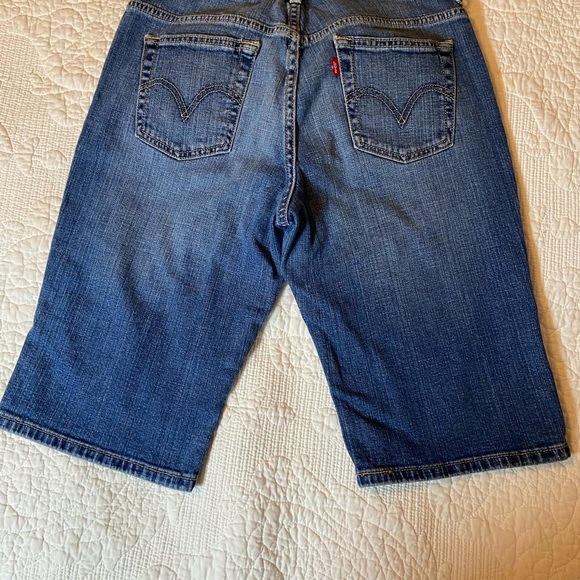 Women's Levi’s 515 Blue Denim Jean Shorts - Picture 4 of 4